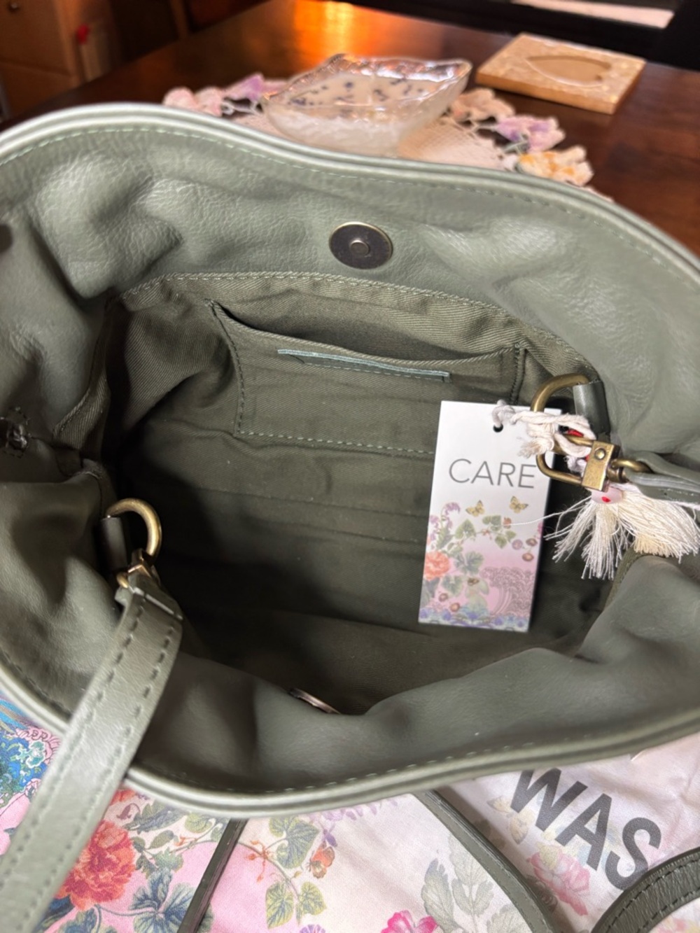 JOHNNY WAS Cinch Pouch Italian Leather Crossbody Bag Loden Green NWT - Picture 9 of 17